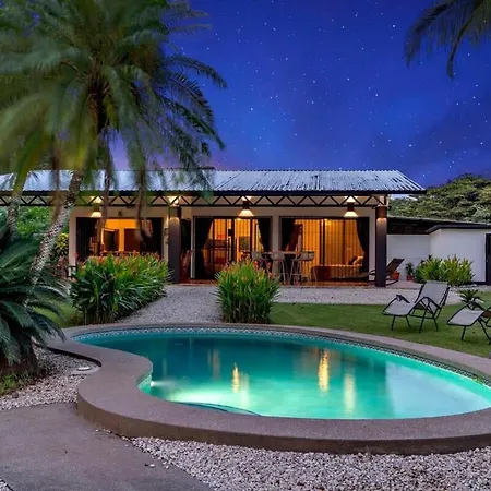 3-Bd Home With Pool Walk To Beach