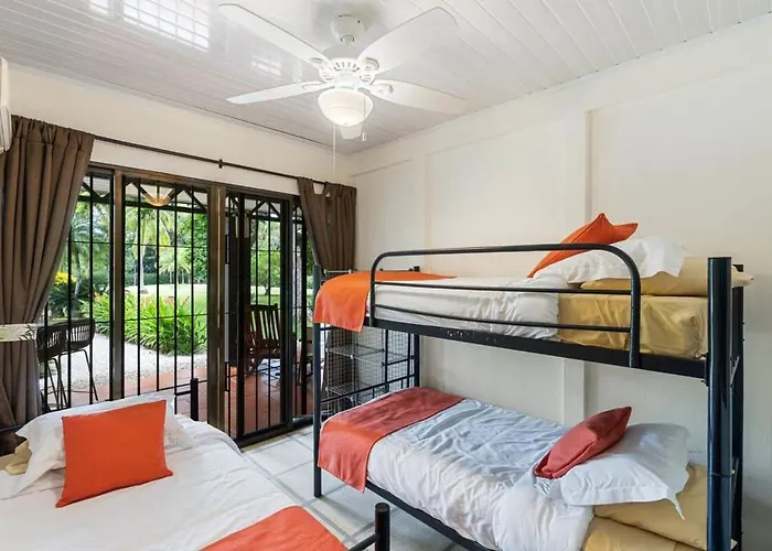 Stunning Gated With A Lush Garden, Wrap-around Terrace & Private Pool Сasa de vacaciones Potrero (Guanacaste)