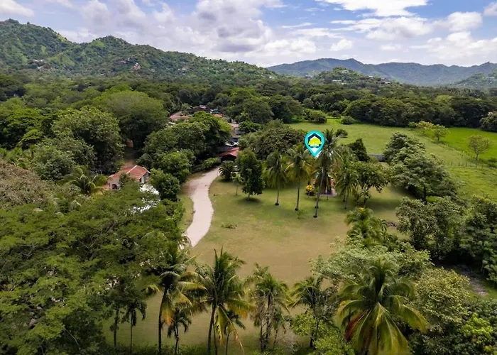 Stunning Gated With A Lush Garden, Wrap-around Terrace & Private Pool Сasa de vacaciones *