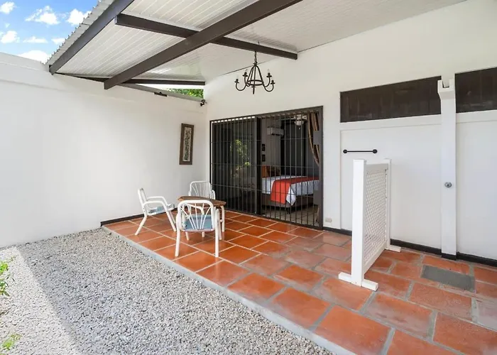 Stunning Gated With A Lush Garden, Wrap-around Terrace & Private Pool Сasa de vacaciones Potrero (Guanacaste)
