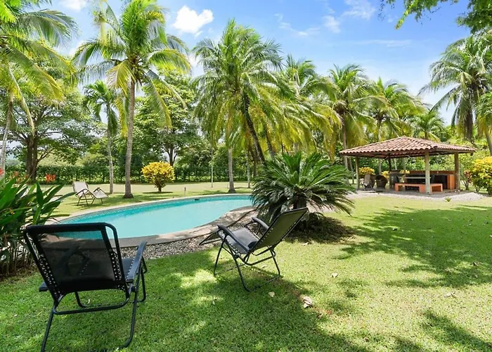 Stunning Gated With A Lush Garden, Wrap-around Terrace & Private Pool Potrero (Guanacaste)